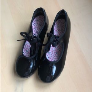 Girls tap shoes